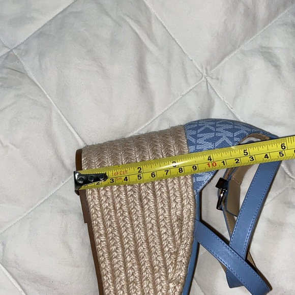 Like new Michael Kors Serena Wedge Espadrille size 9.5 platform - Picture 15 of 16